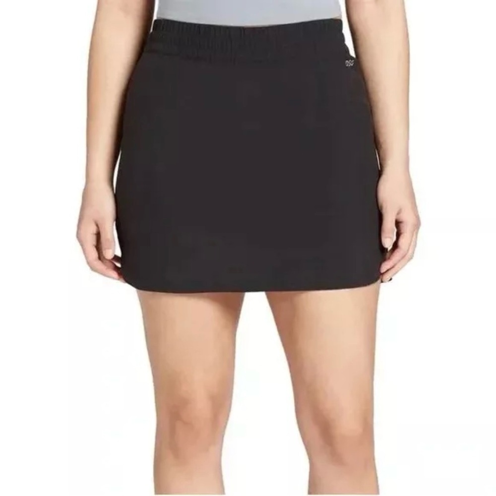 DSG Mid Rise Stride Skort Pure Black Size Medium NWT